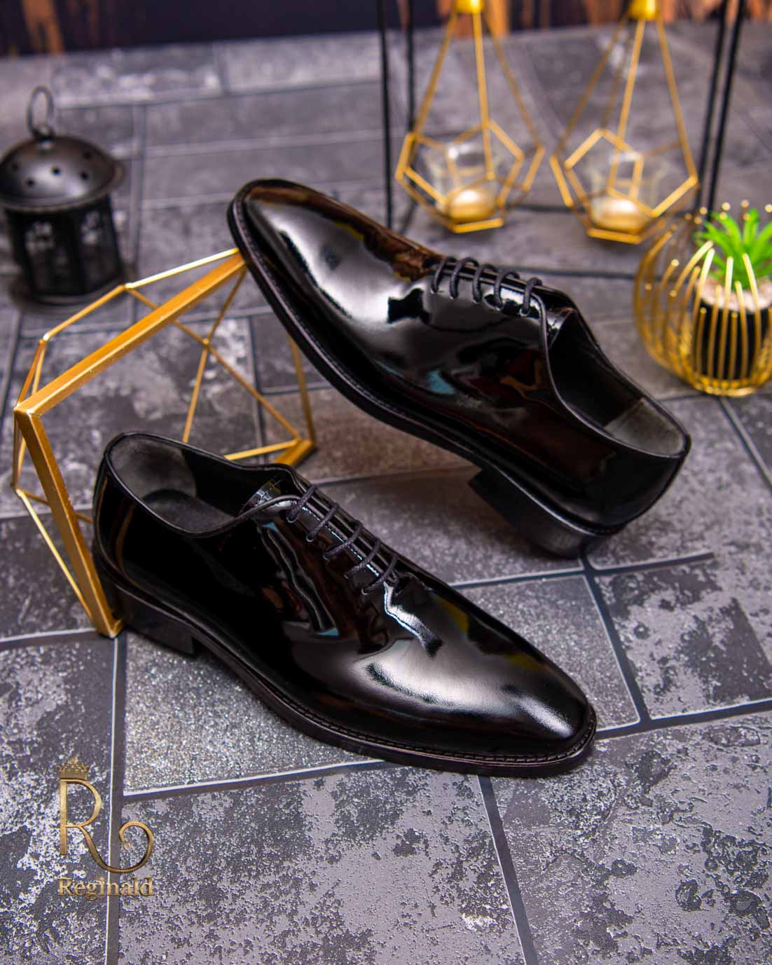 Pantofi eleganți de bărbați din piele naturala, Negru lăcuit - P1548