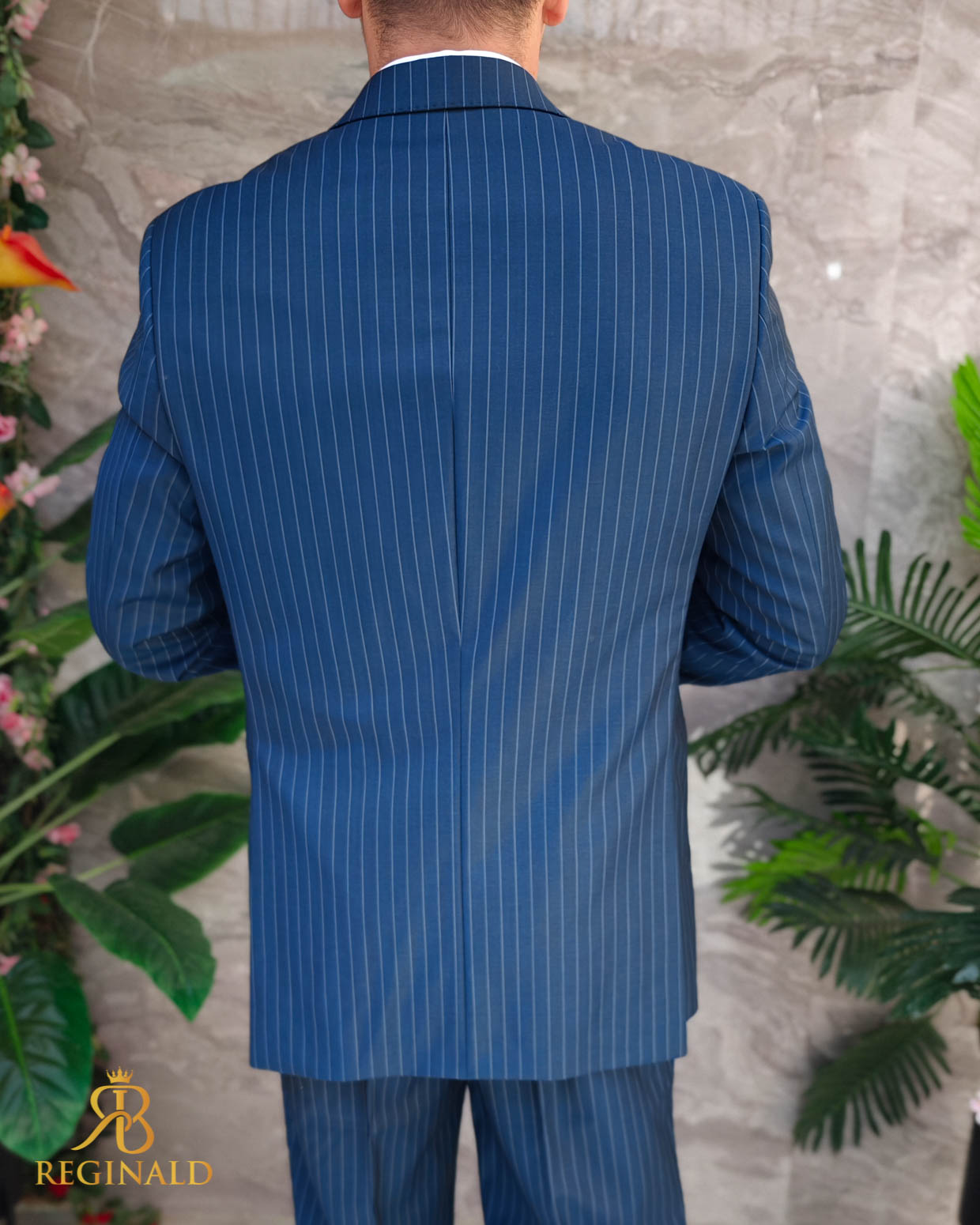 Costum de barbati bleumarin cu dungi, Regular-Fit: Sacou si Pantalon - C4847