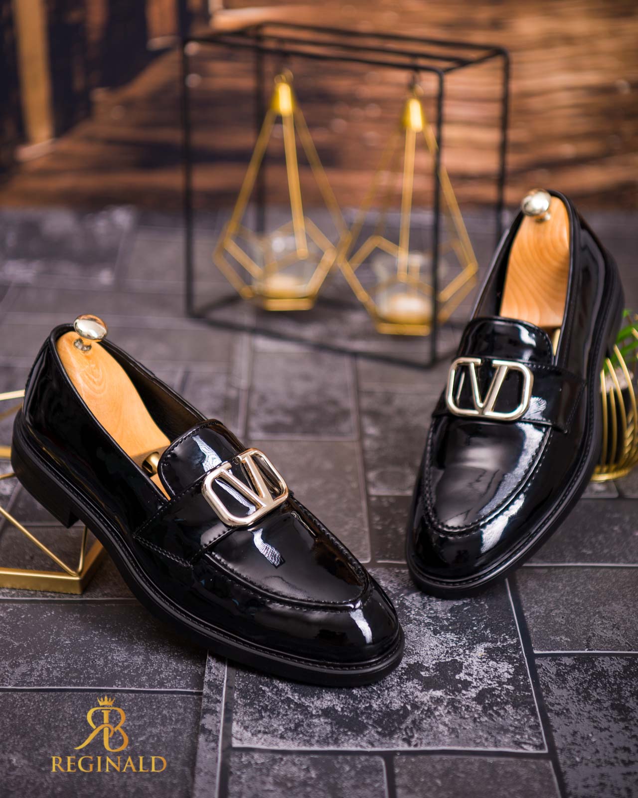 Pantofi de bărbați / Loafers din piele lacuita cu accesoriu- P1831