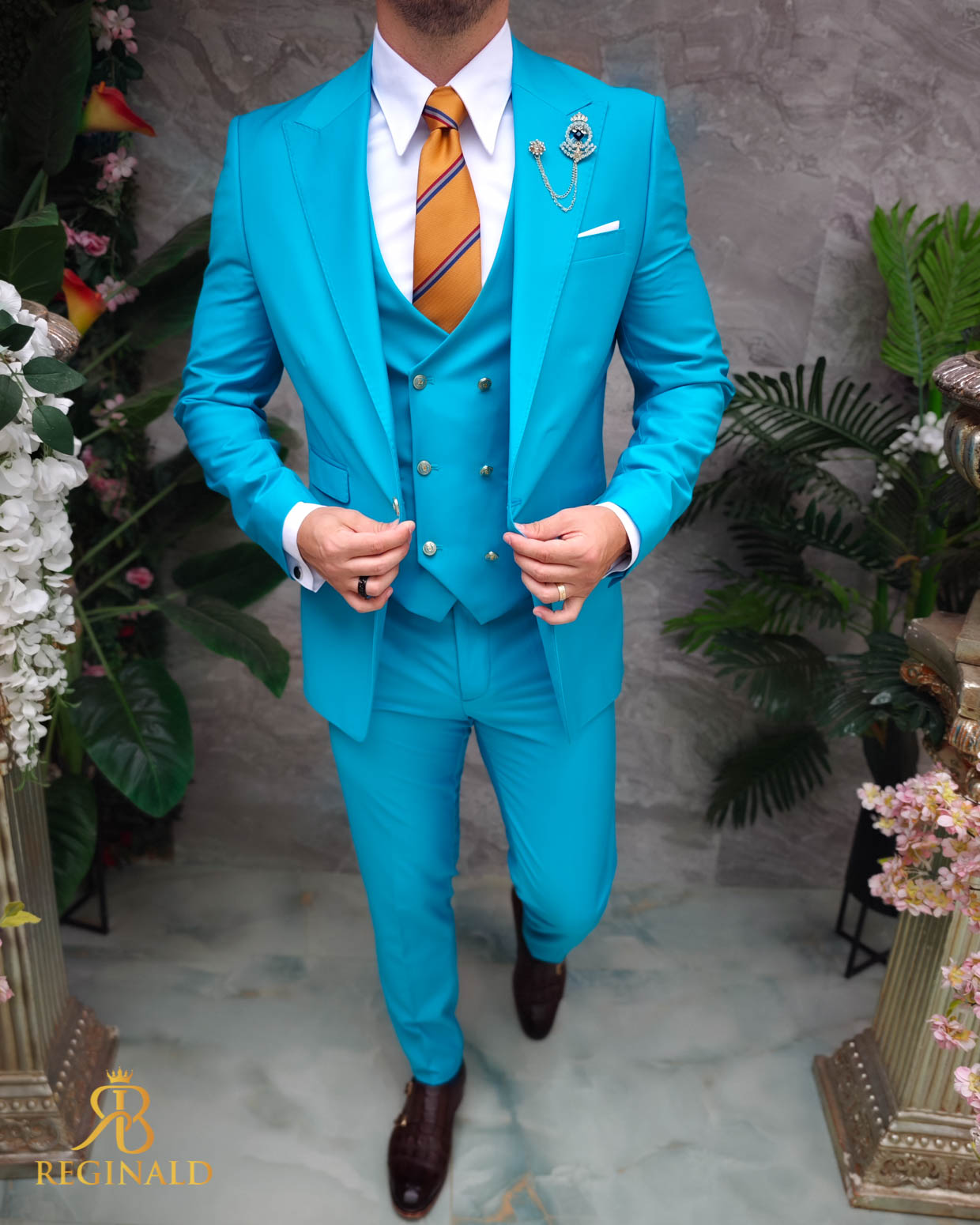 Costum de bărbați, albastru deschis, nasturi aurii : Sacou, Vesta si Pantalon - C4967
