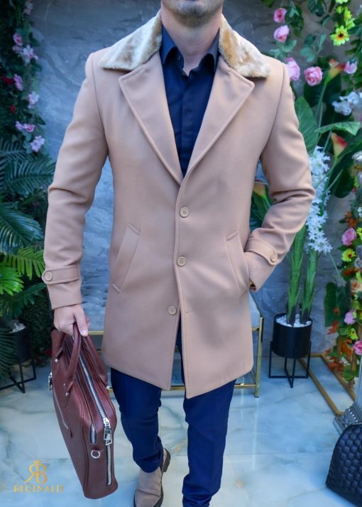 Palton de bărbați, Slim Fit, Bej cu guler detașabil de blana - PT447